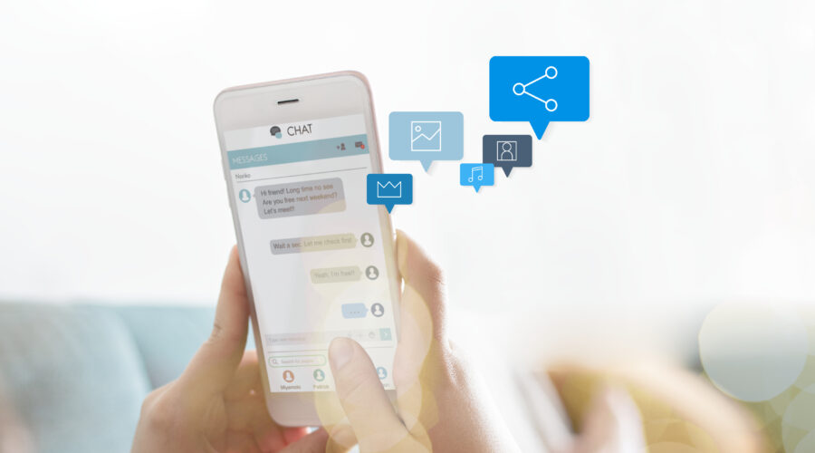 Illustration d’un chatbot Gen AI en interaction avec un utilisateur, symbolisant l’automatisation des échanges et l’optimisation du service client.